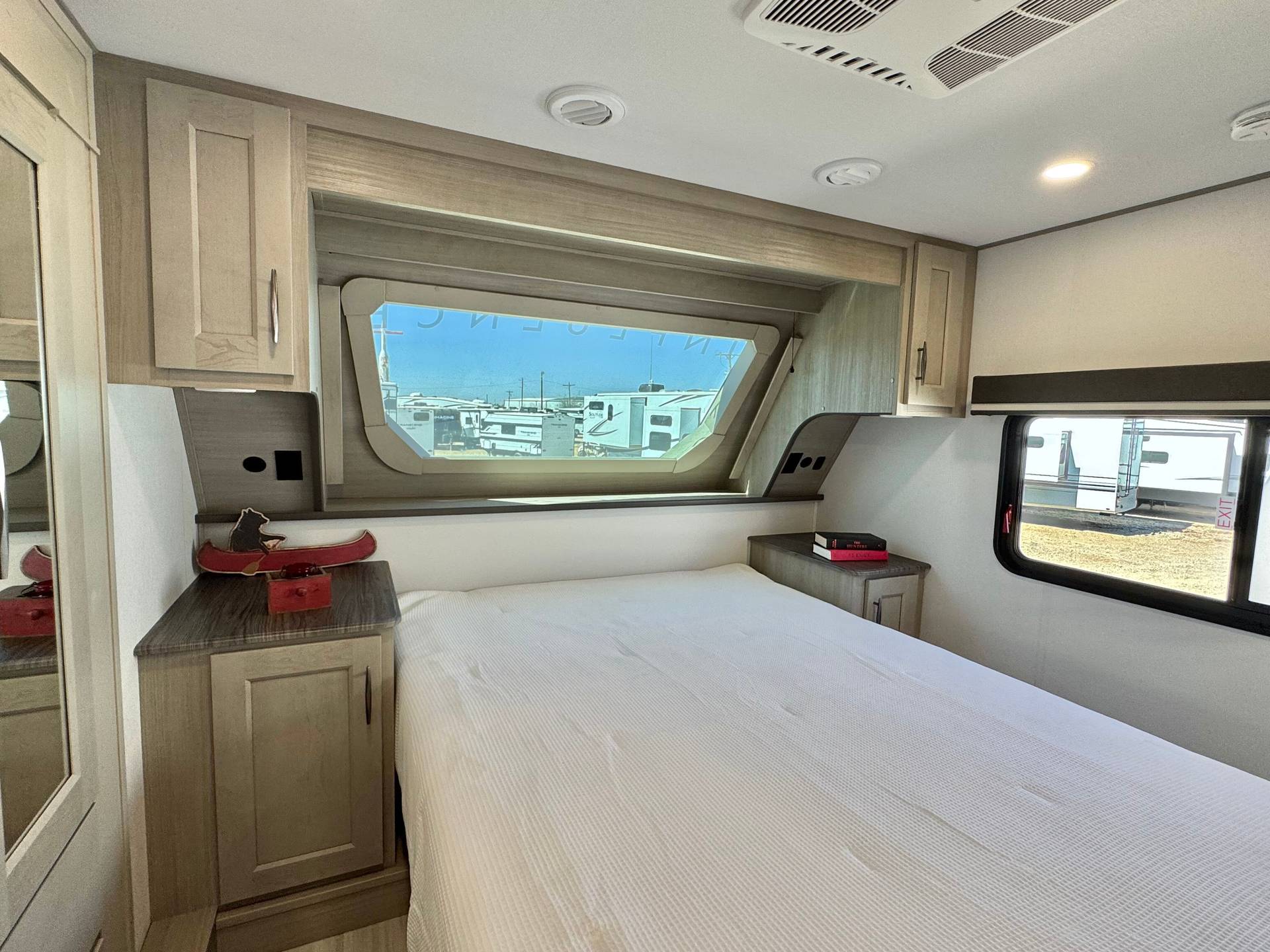 2025 Grand Design 2025 Grand Design Influence - thumbnail 44