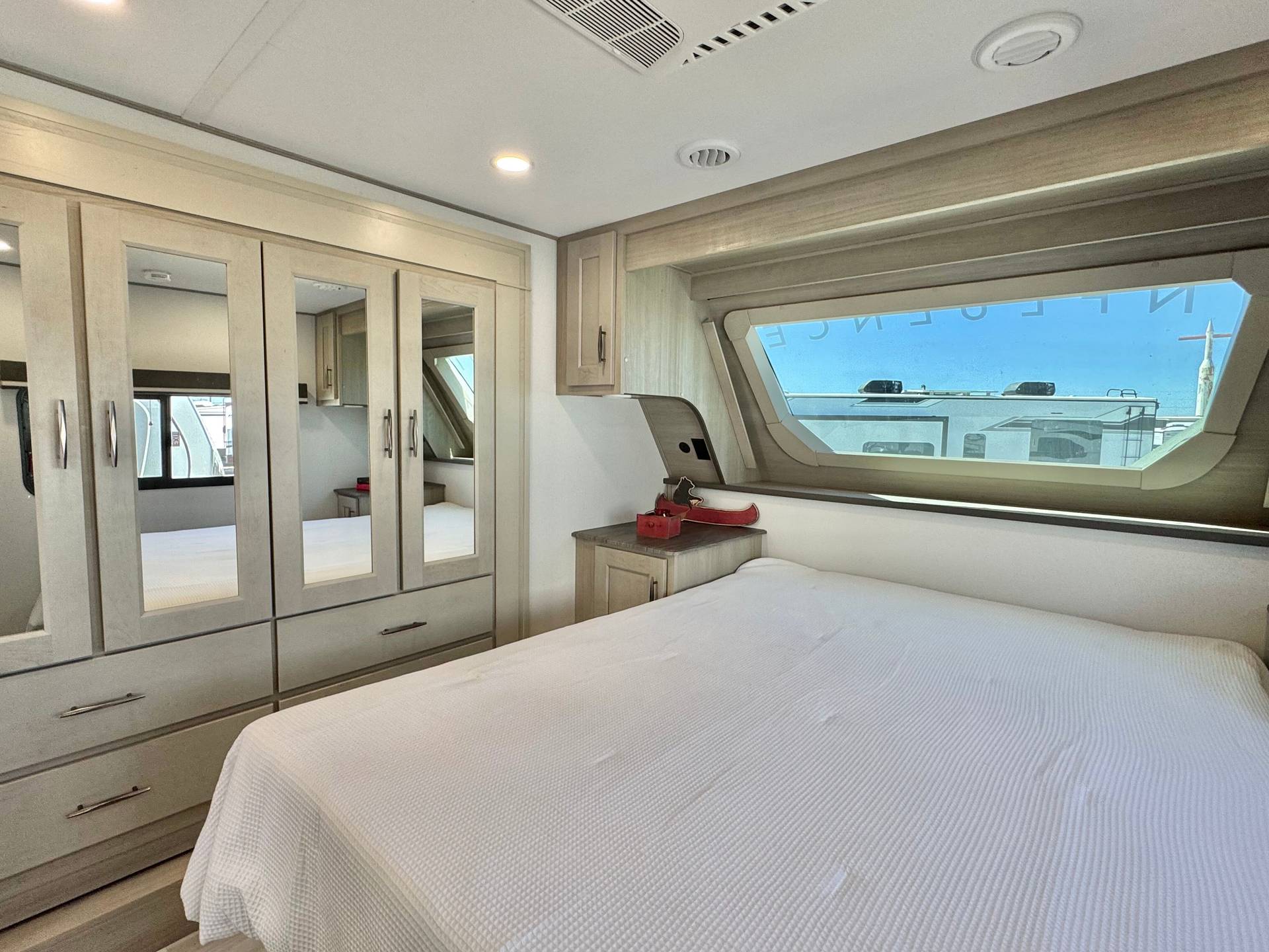 2025 Grand Design 2025 Grand Design Influence - thumbnail 47