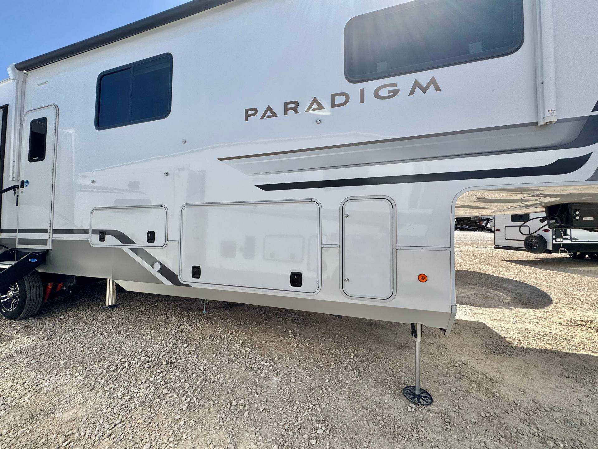 2025 Alliance RV 2025 Alliance RV Paradigm - thumbnail 5