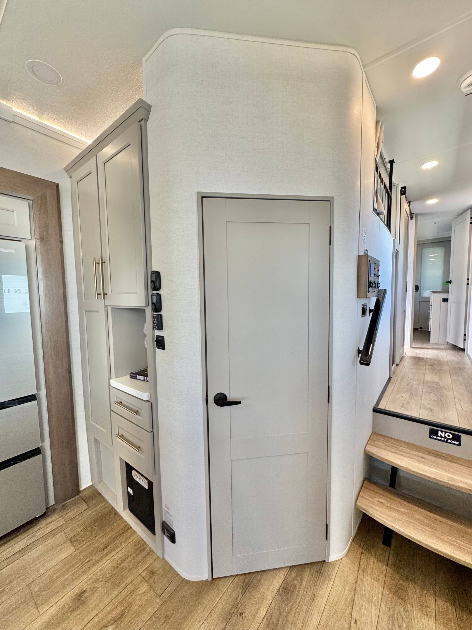 2025 Alliance RV 2025 Alliance RV Paradigm - thumbnail 47