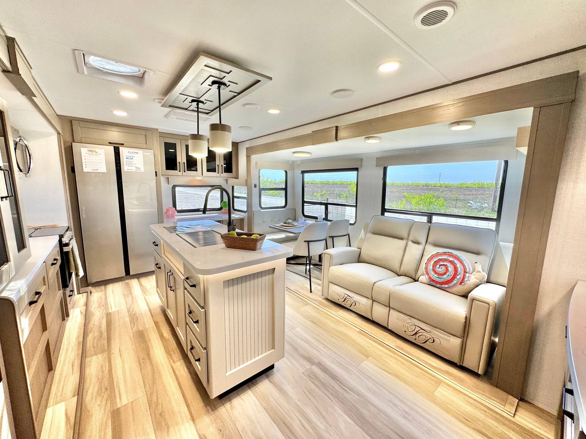 2025 Grand Design 2025 Grand Design Reflection - thumbnail 22