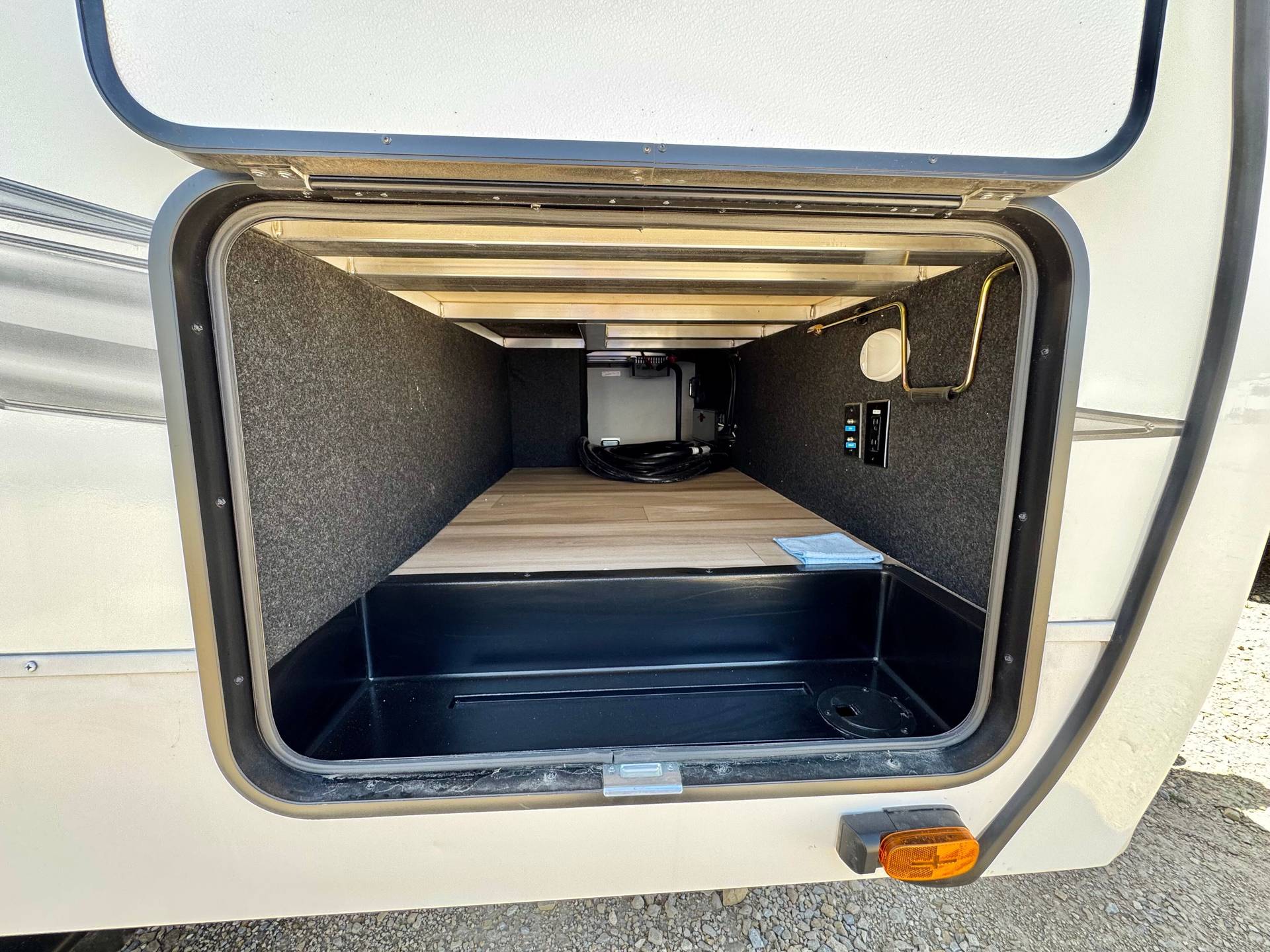 2025 Grand Design 2025 Grand Design Reflection - thumbnail 5