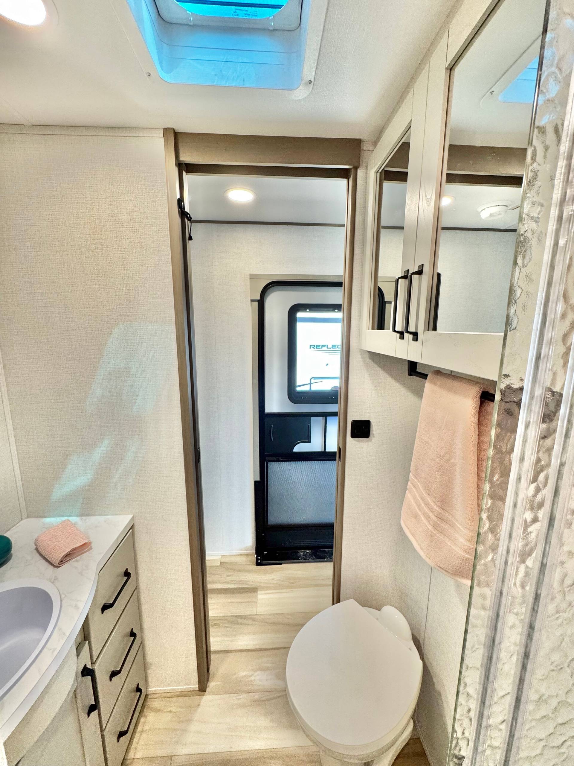 2025 Grand Design 2025 Grand Design Reflection - thumbnail 43