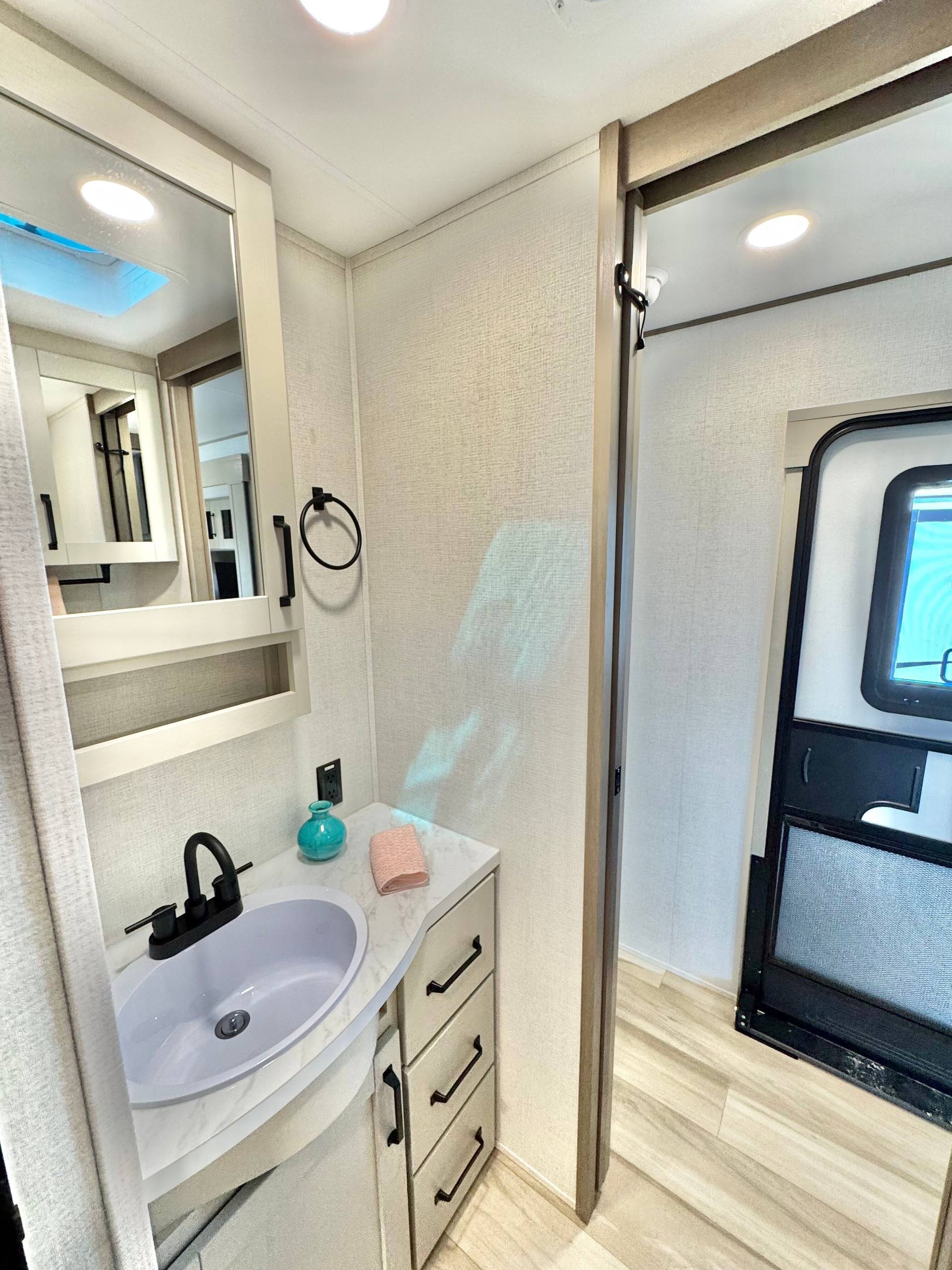 2025 Grand Design 2025 Grand Design Reflection - thumbnail 44