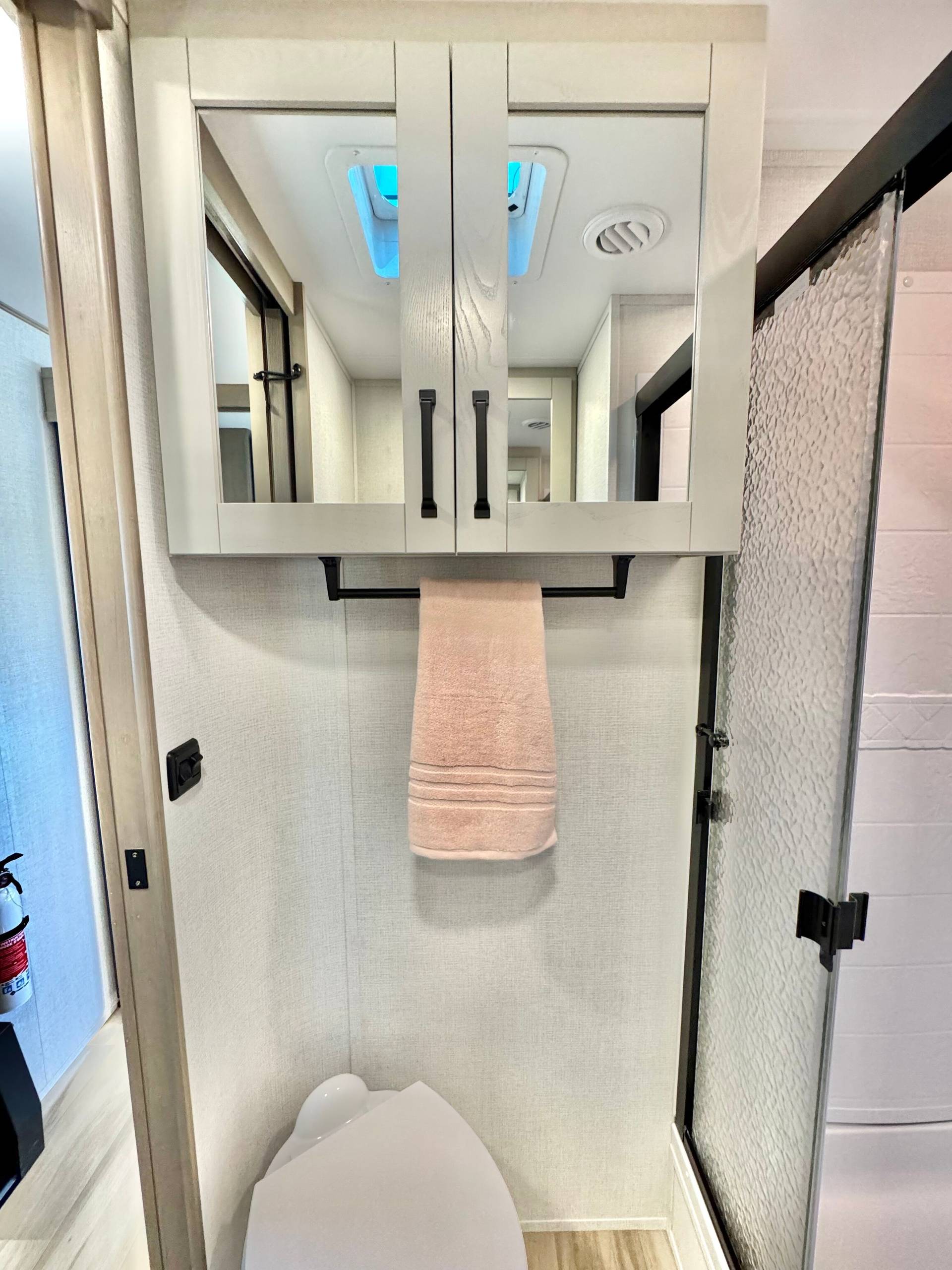 2025 Grand Design 2025 Grand Design Reflection - thumbnail 46