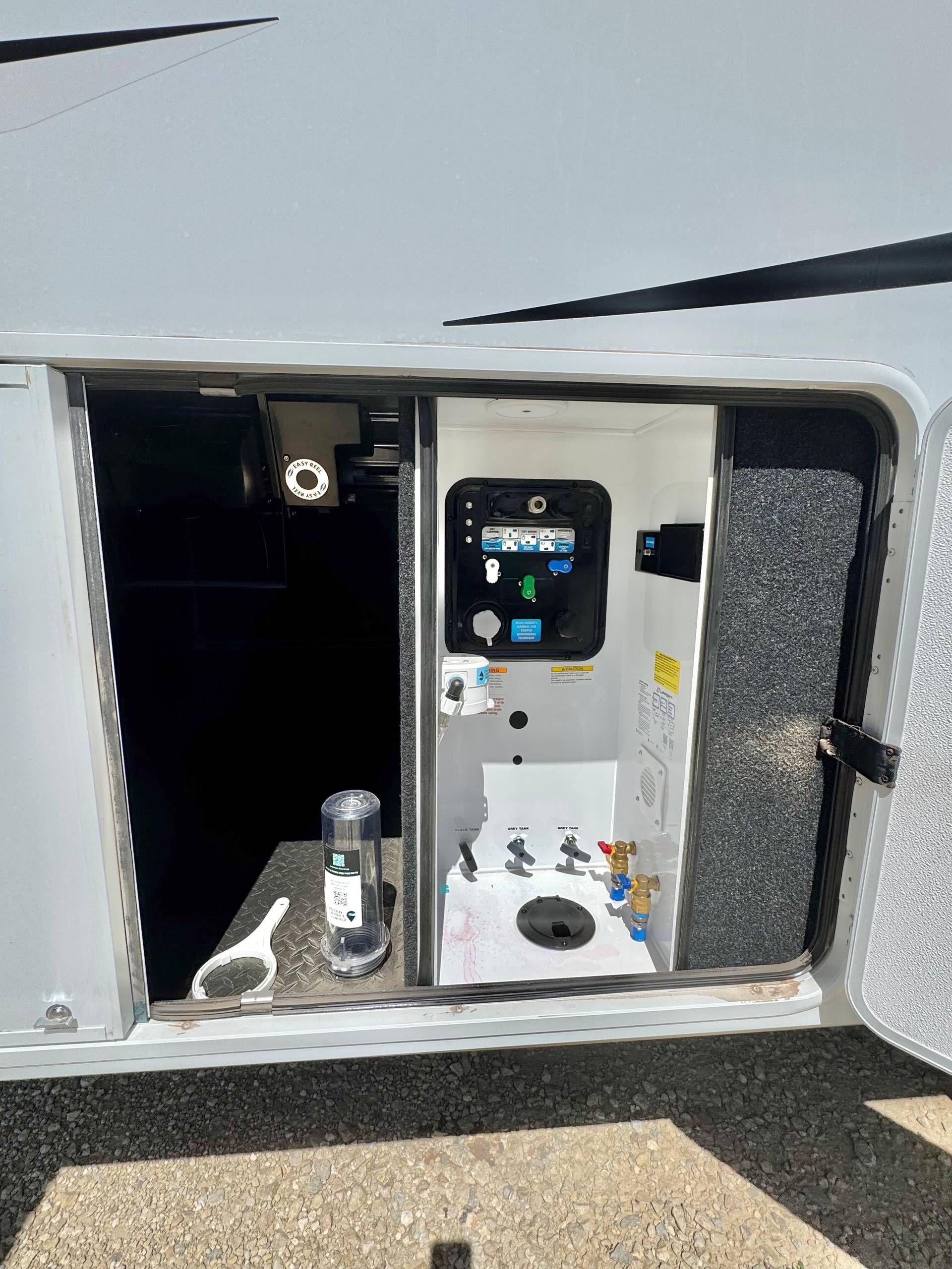 2025 Grand Design 2025 Grand Design Solitude - thumbnail 12