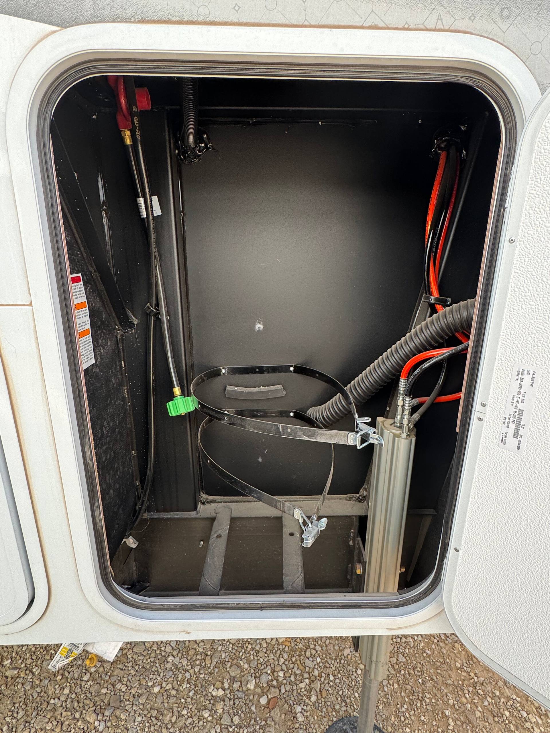 2025 Grand Design 2025 Grand Design Solitude - thumbnail 4