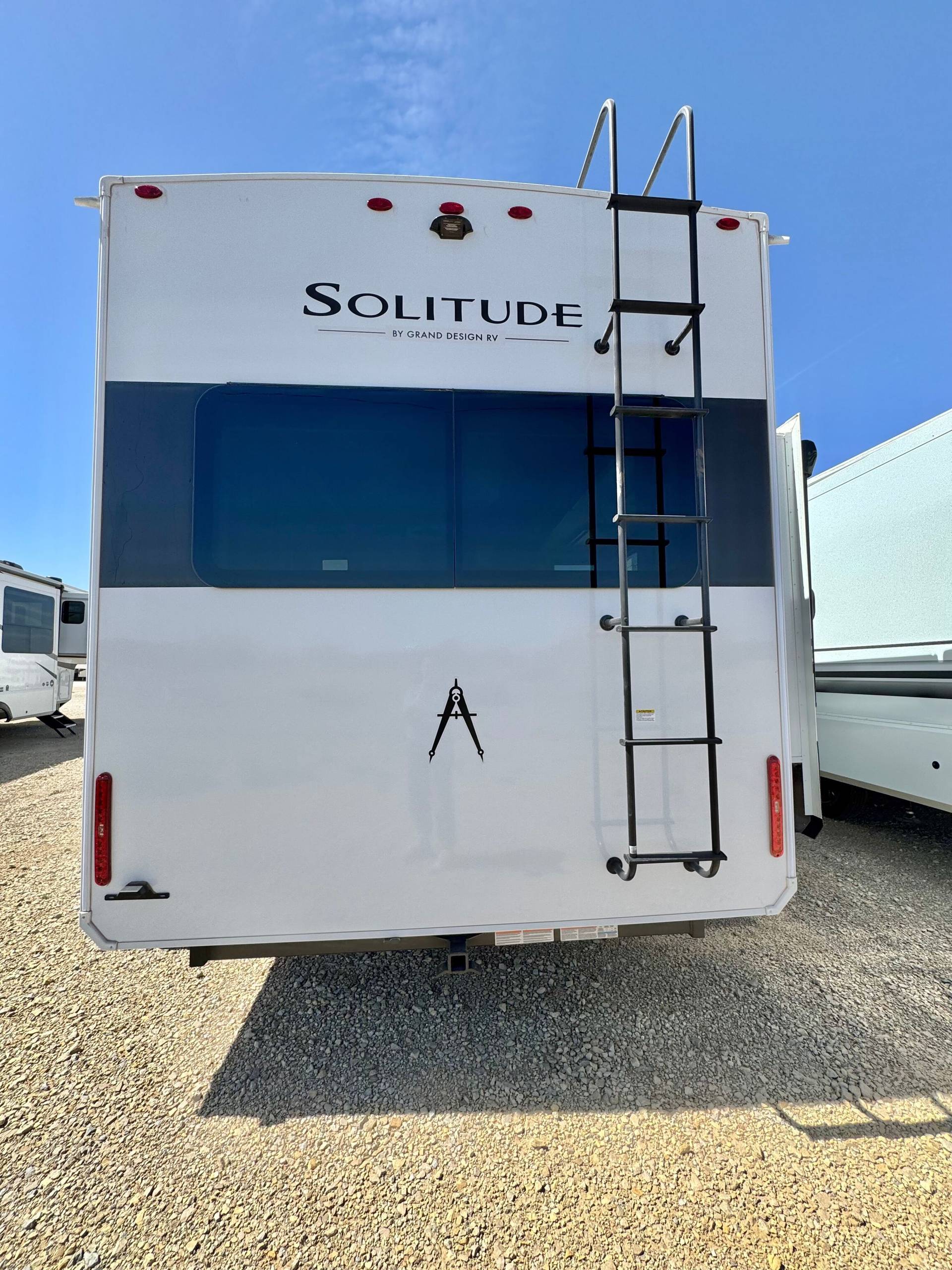 2025 Grand Design 2025 Grand Design Solitude - thumbnail 8