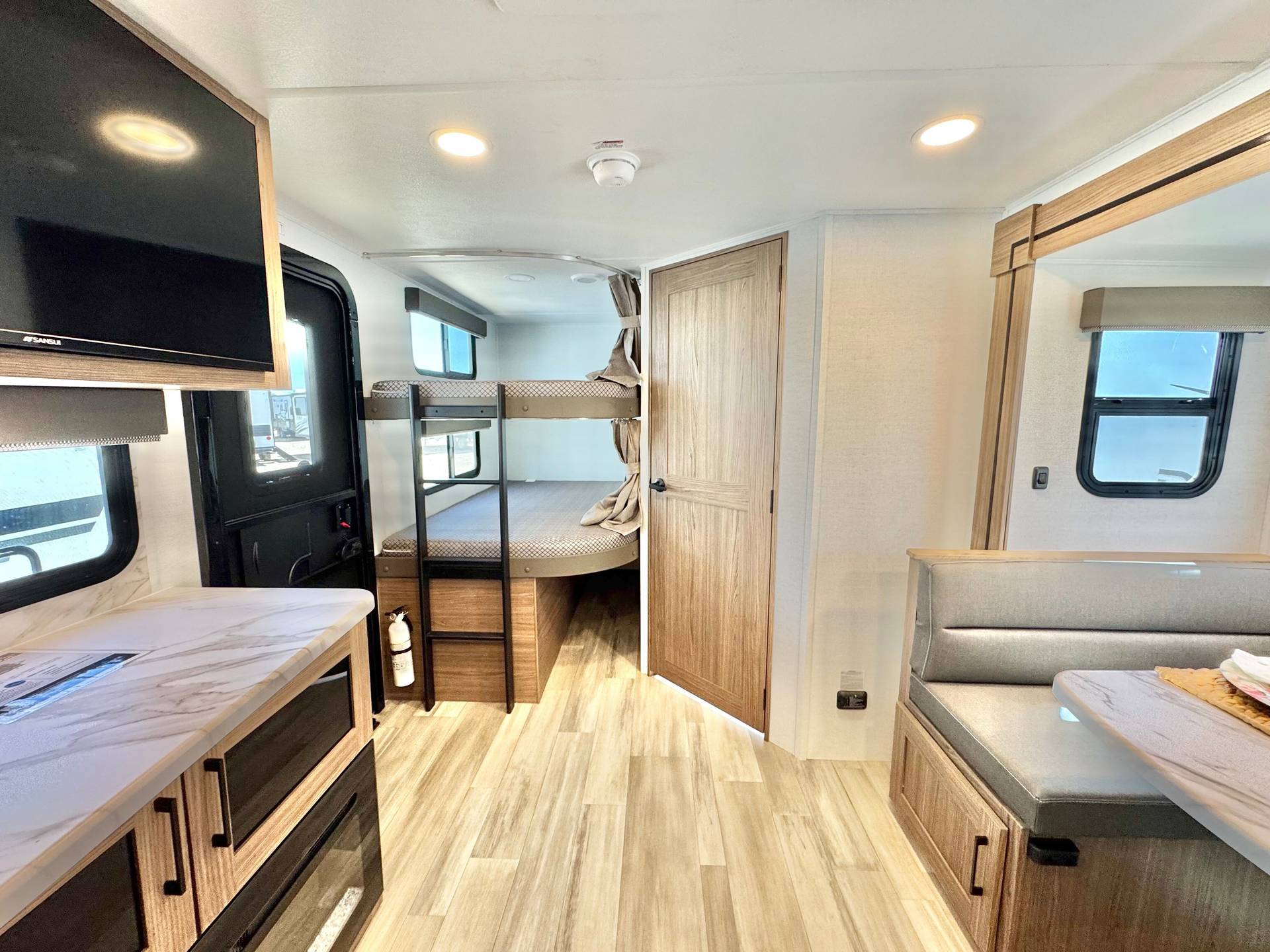 2025 Alliance RV 2025 Alliance RV Delta Ultra Lite - thumbnail 29