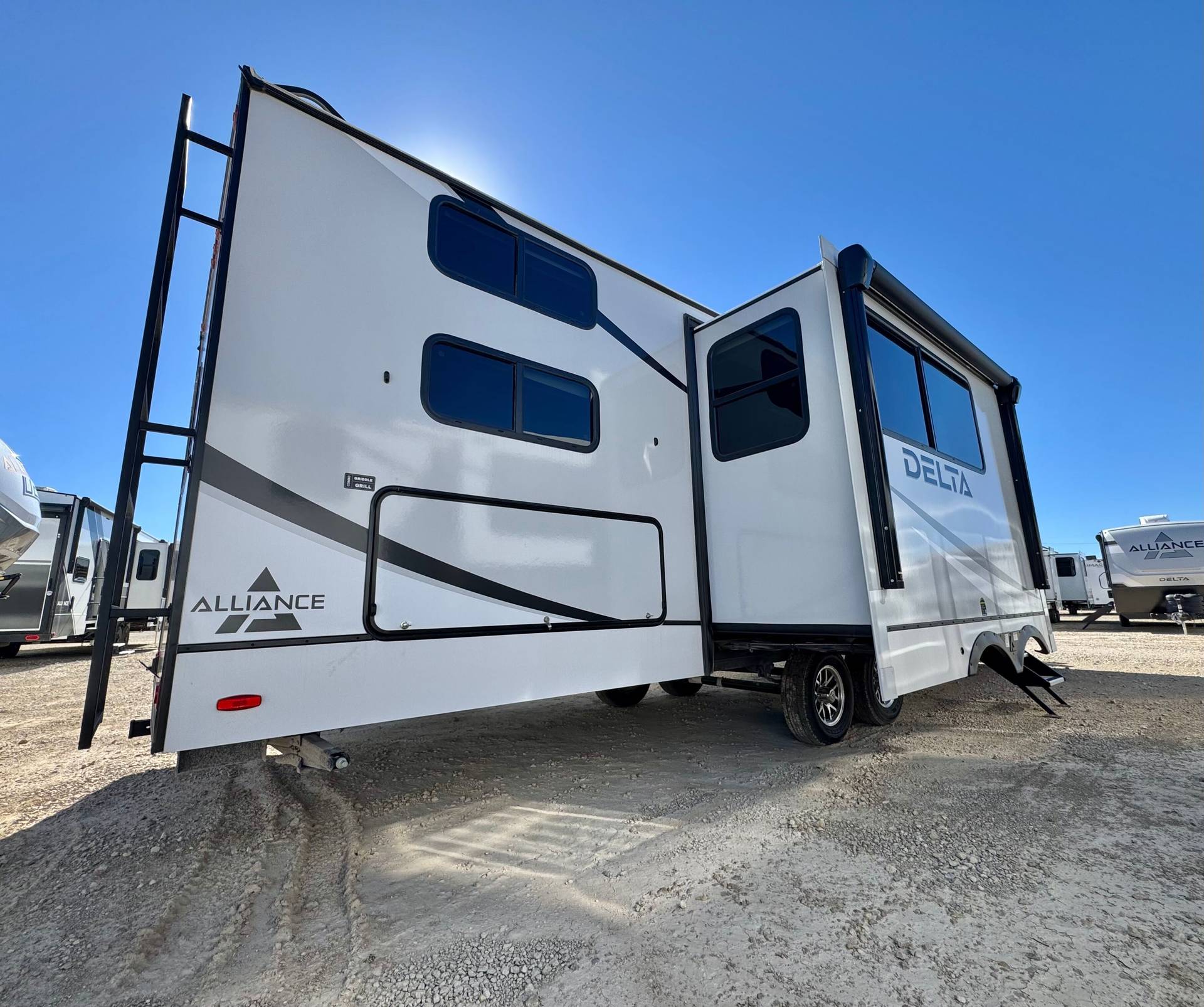 2025 Alliance RV 2025 Alliance RV Delta - thumbnail 3