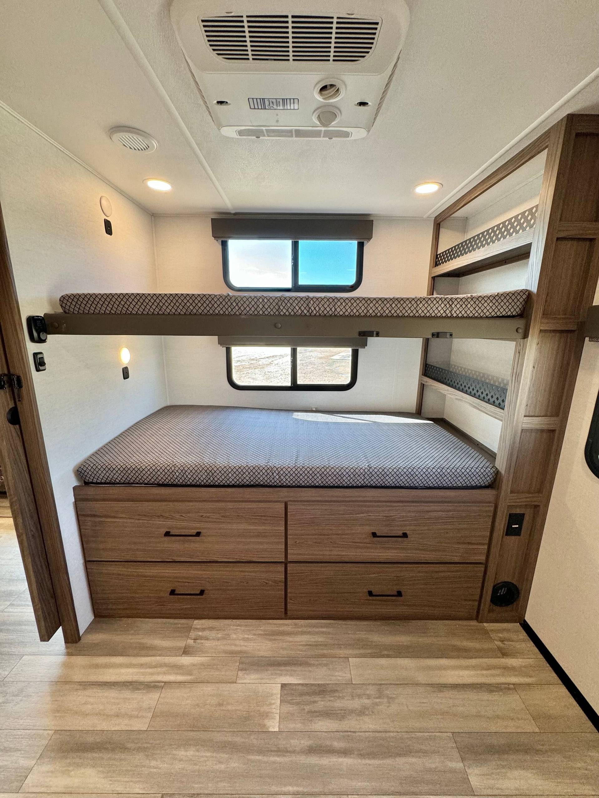 2025 Alliance RV 2025 Alliance RV Delta - thumbnail 32