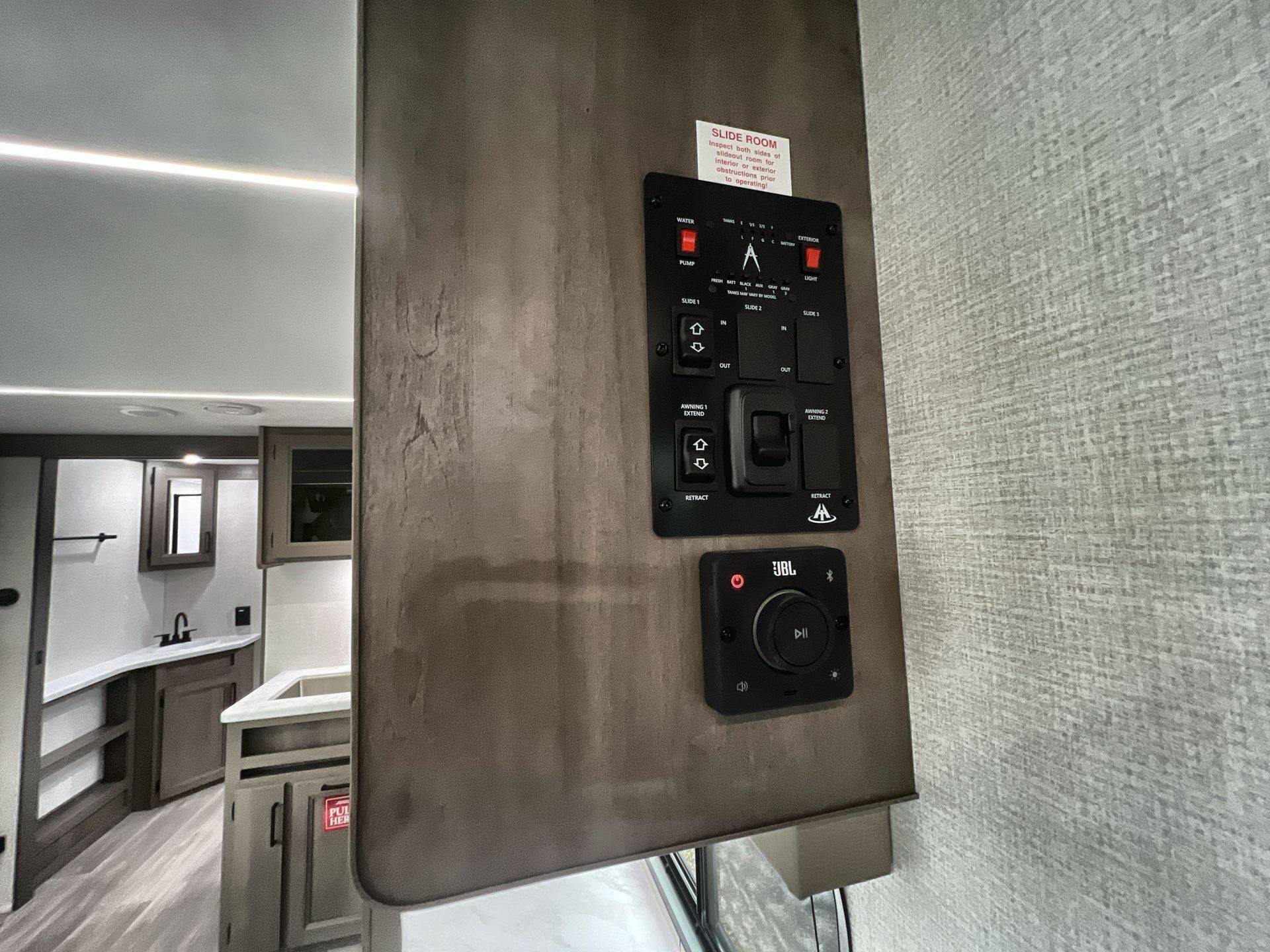 2026 Grand Design 2026 Grand Design Transcend - thumbnail 13