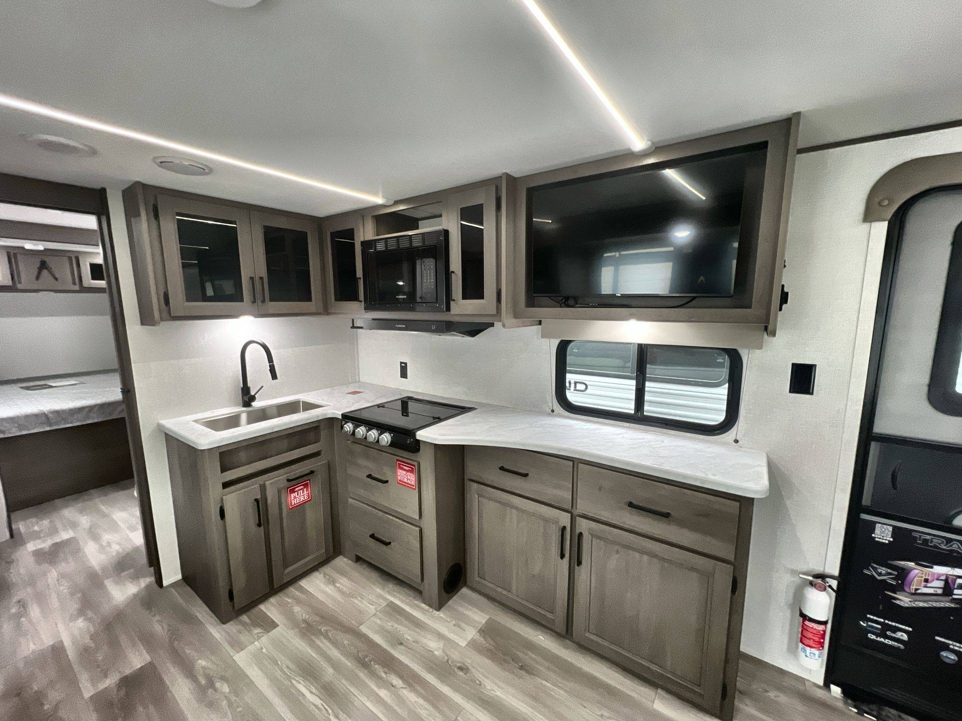 2026 Grand Design 2026 Grand Design Transcend - thumbnail 14