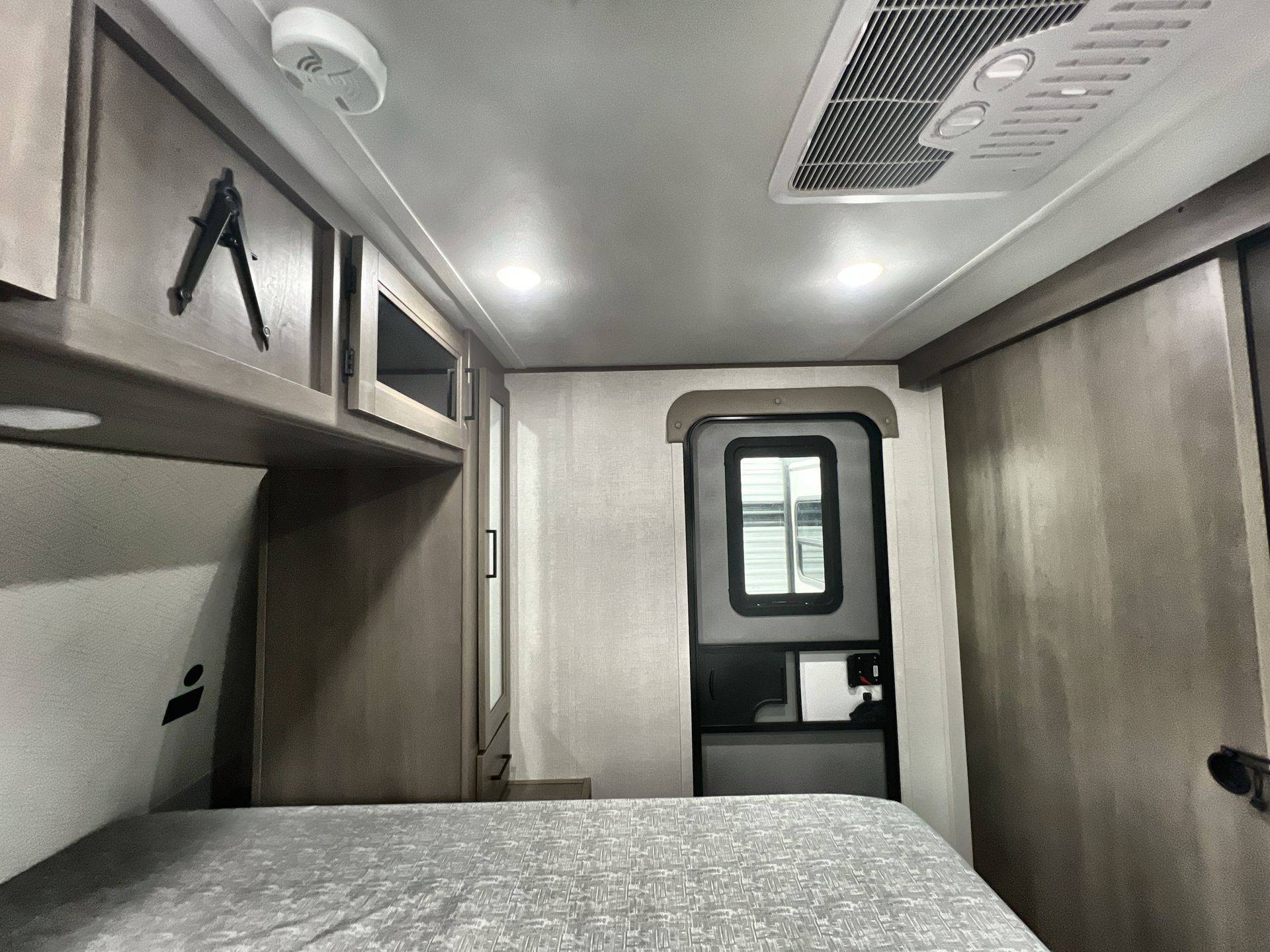 2026 Grand Design 2026 Grand Design Transcend - thumbnail 31