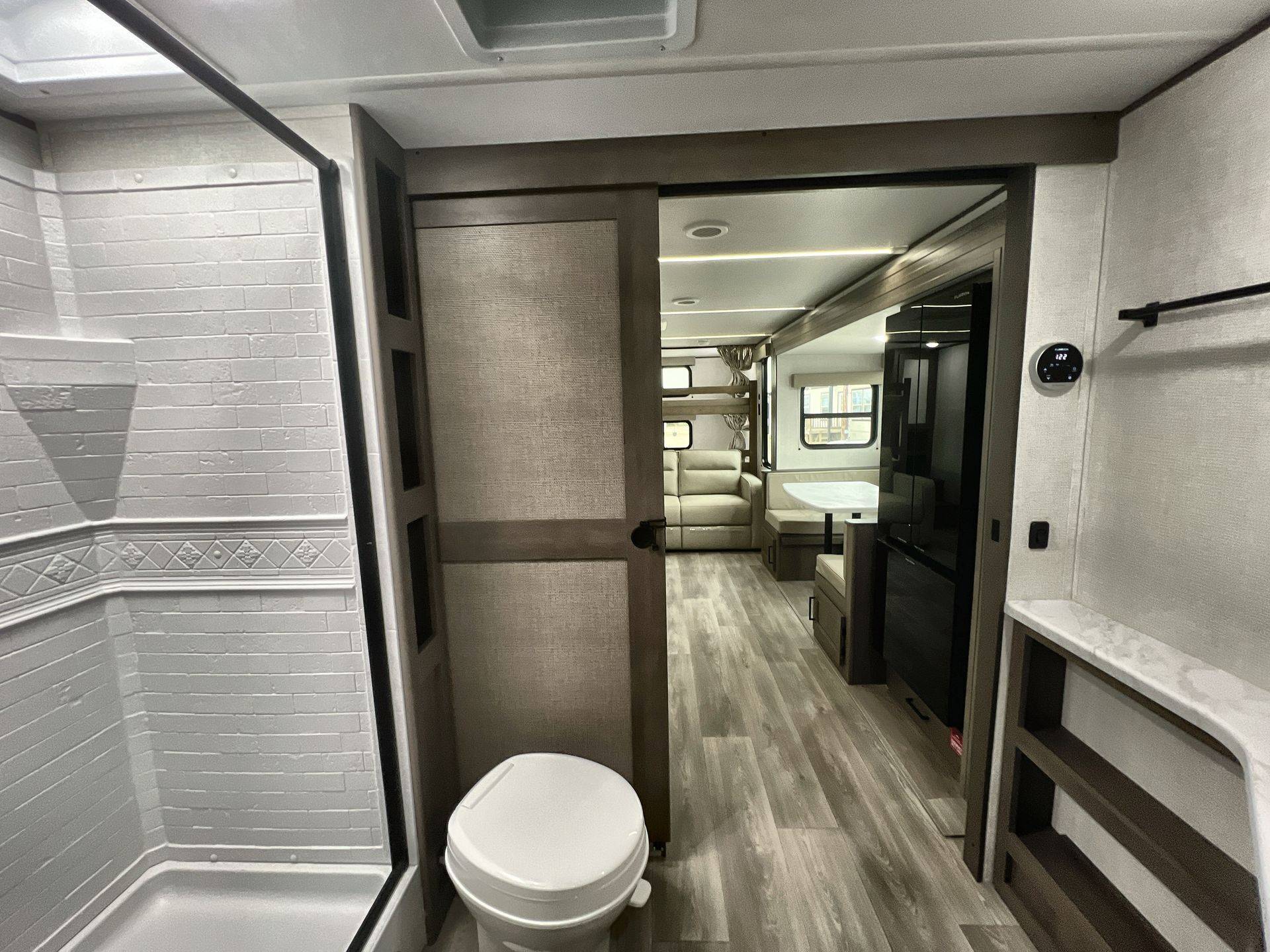 2026 Grand Design 2026 Grand Design Transcend - thumbnail 33