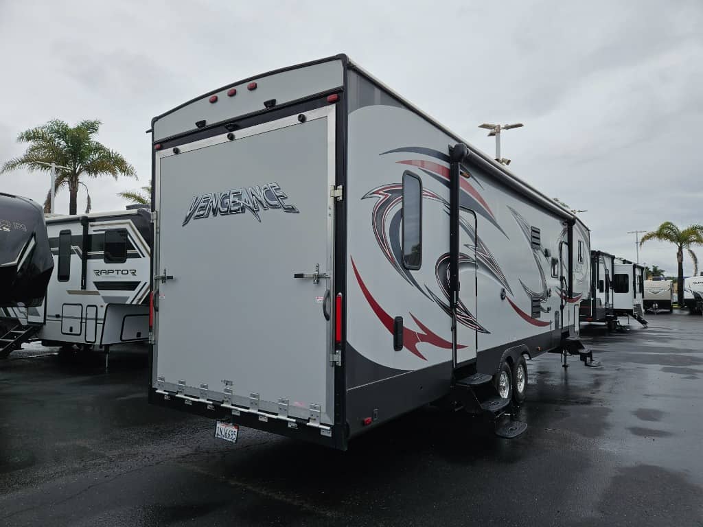 2017 Forest River 2017 Forest River Vengeance - thumbnail 3