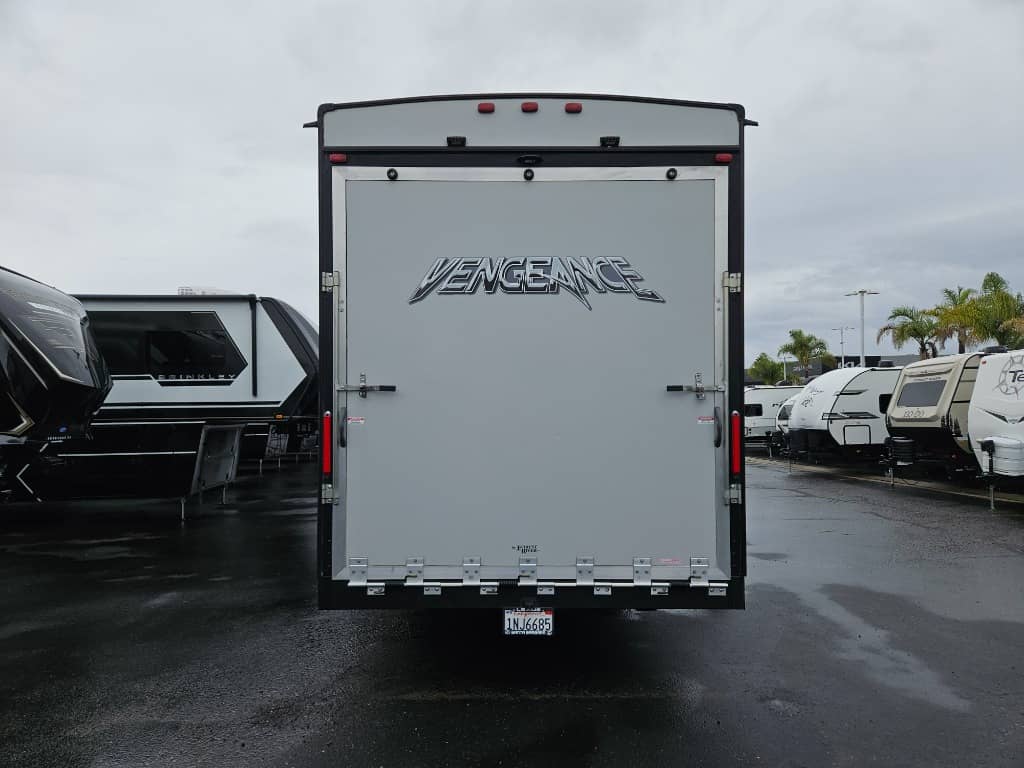 2017 Forest River 2017 Forest River Vengeance - thumbnail 4