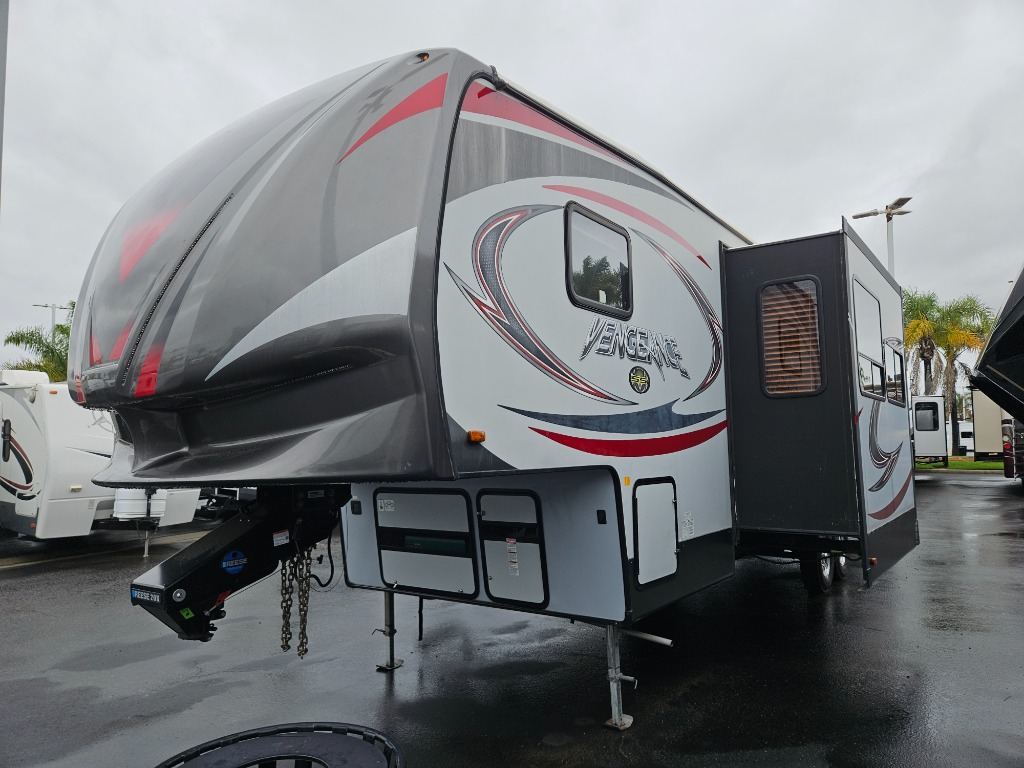 2017 Forest River 2017 Forest River Vengeance - thumbnail 6