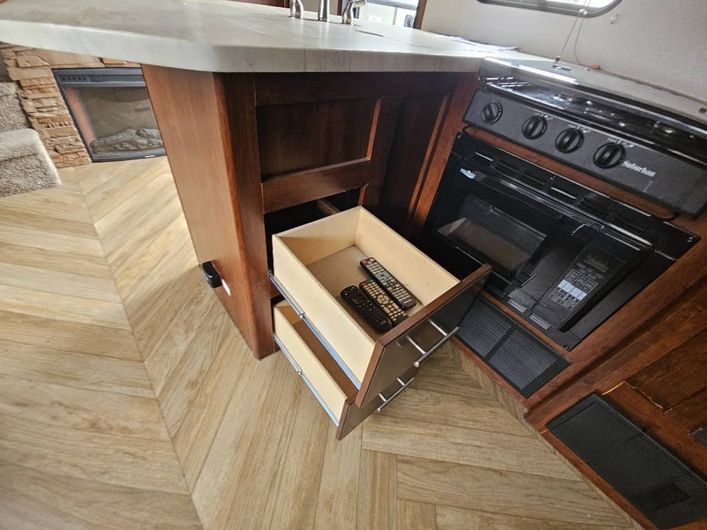 2017 Forest River 2017 Forest River Vengeance - thumbnail 19