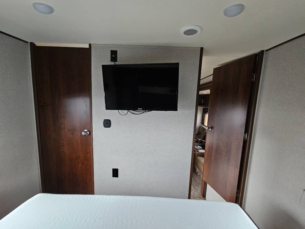 2017 Forest River 2017 Forest River Vengeance - thumbnail 43