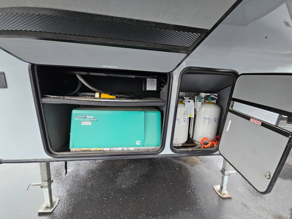 2017 Forest River 2017 Forest River Vengeance - thumbnail 45