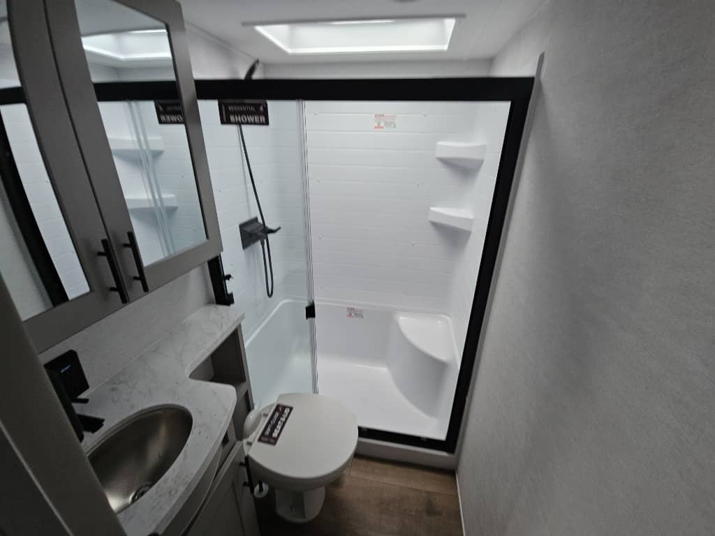 2026 Alliance RV 2026 Alliance RV Valor - thumbnail 16