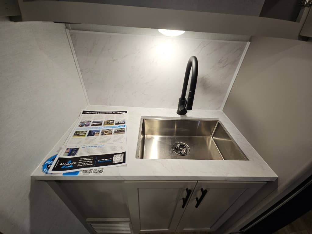 2026 Alliance RV 2026 Alliance RV Valor - thumbnail 25