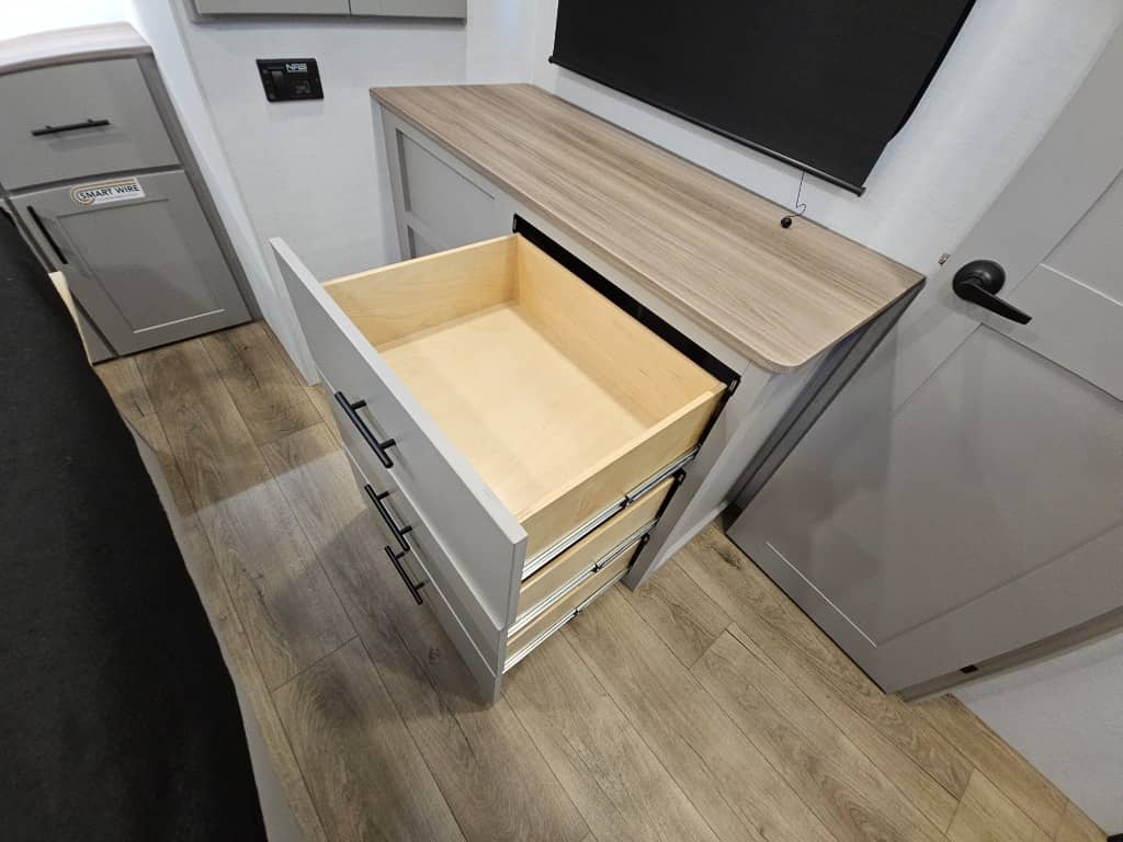 2026 Alliance RV 2026 Alliance RV Valor - thumbnail 43