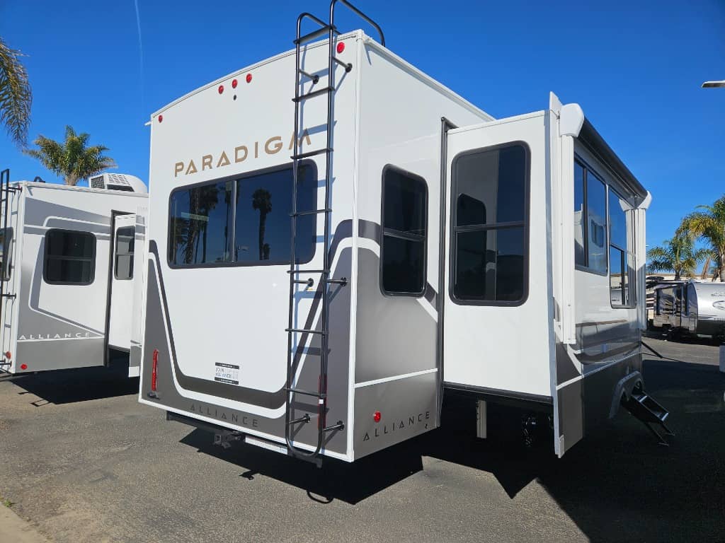 2026 Alliance RV 2026 Alliance RV Paradigm - thumbnail 3