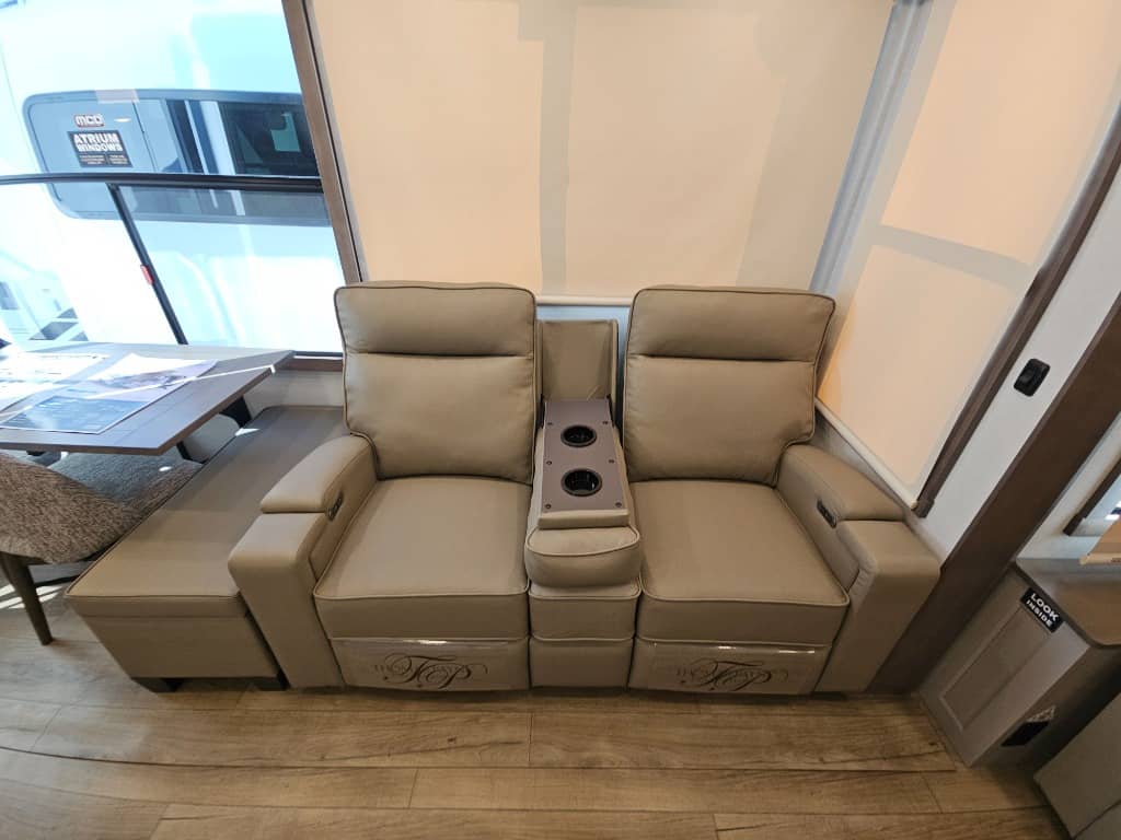 2026 Alliance RV 2026 Alliance RV Paradigm - thumbnail 13