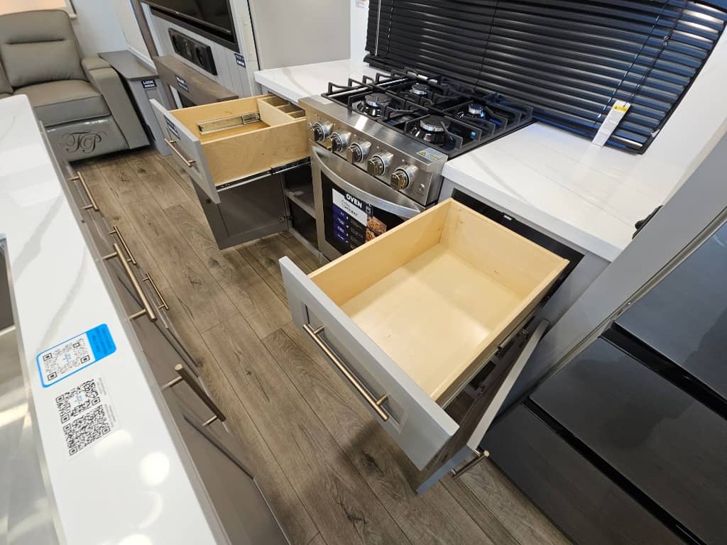 2026 Alliance RV 2026 Alliance RV Paradigm - thumbnail 27