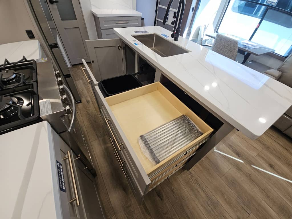 2026 Alliance RV 2026 Alliance RV Paradigm - thumbnail 29