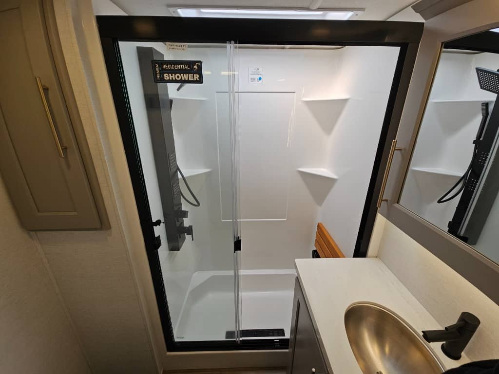 2026 Alliance RV 2026 Alliance RV Paradigm - thumbnail 35