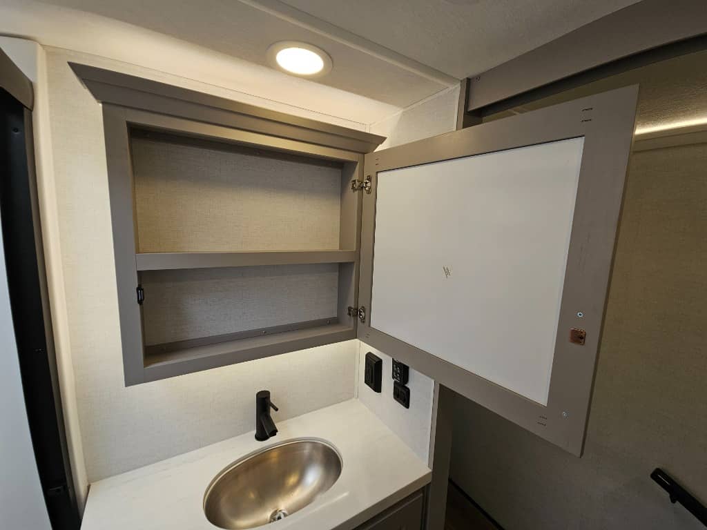 2026 Alliance RV 2026 Alliance RV Paradigm - thumbnail 40