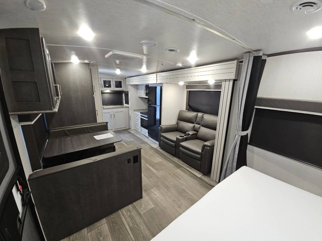 2024 Keystone RV 2024 Keystone RV Cougar Half-Ton - thumbnail 6