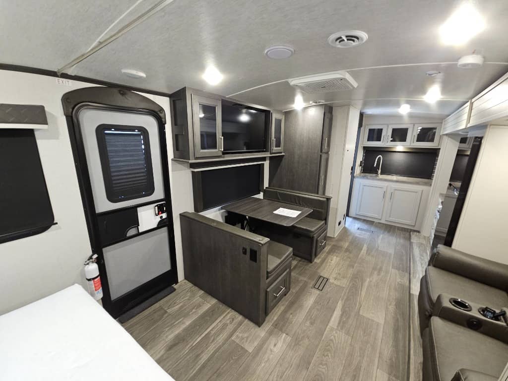 2024 Keystone RV 2024 Keystone RV Cougar Half-Ton - thumbnail 7