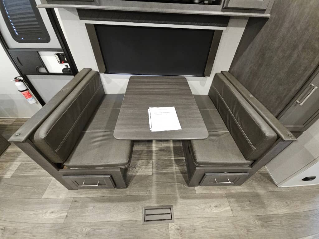 2024 Keystone RV 2024 Keystone RV Cougar Half-Ton - thumbnail 16