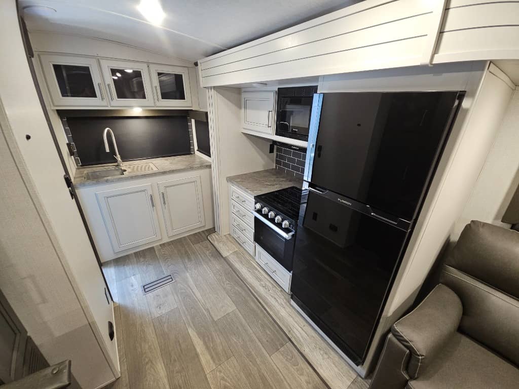 2024 Keystone RV 2024 Keystone RV Cougar Half-Ton - thumbnail 19