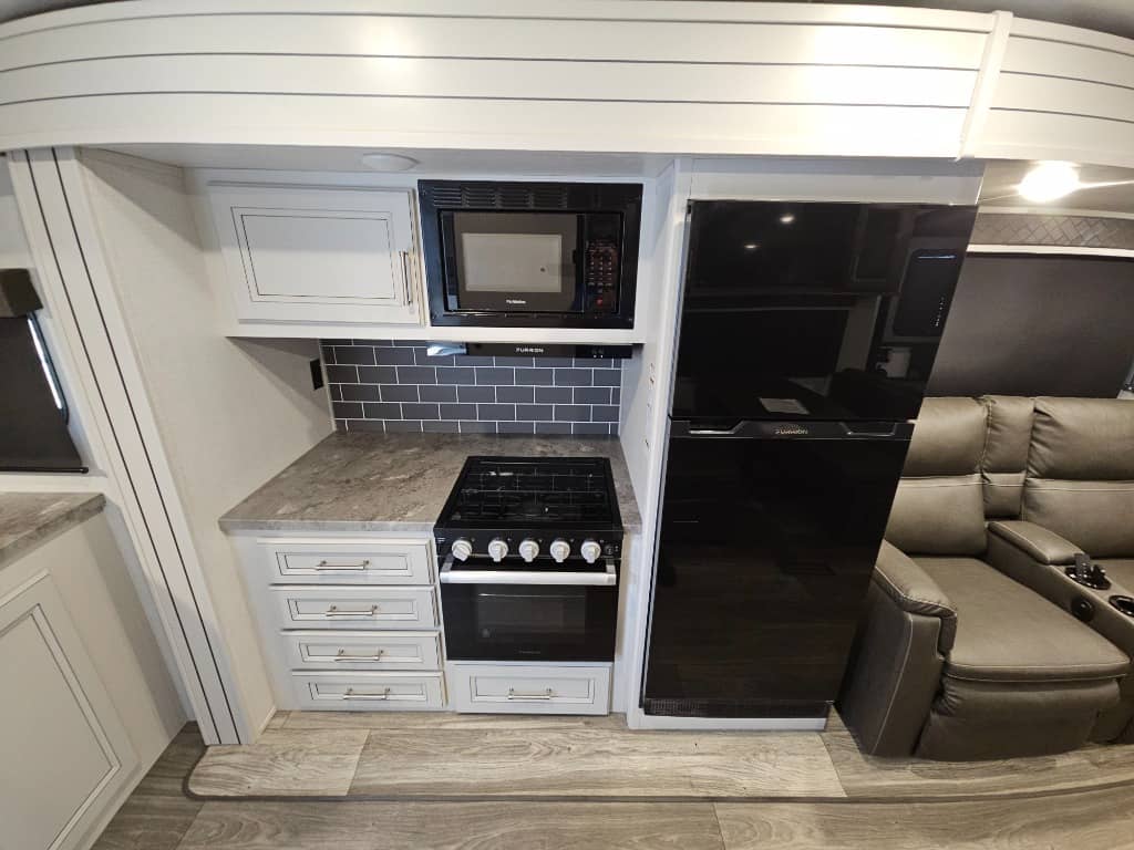 2024 Keystone RV 2024 Keystone RV Cougar Half-Ton - thumbnail 20