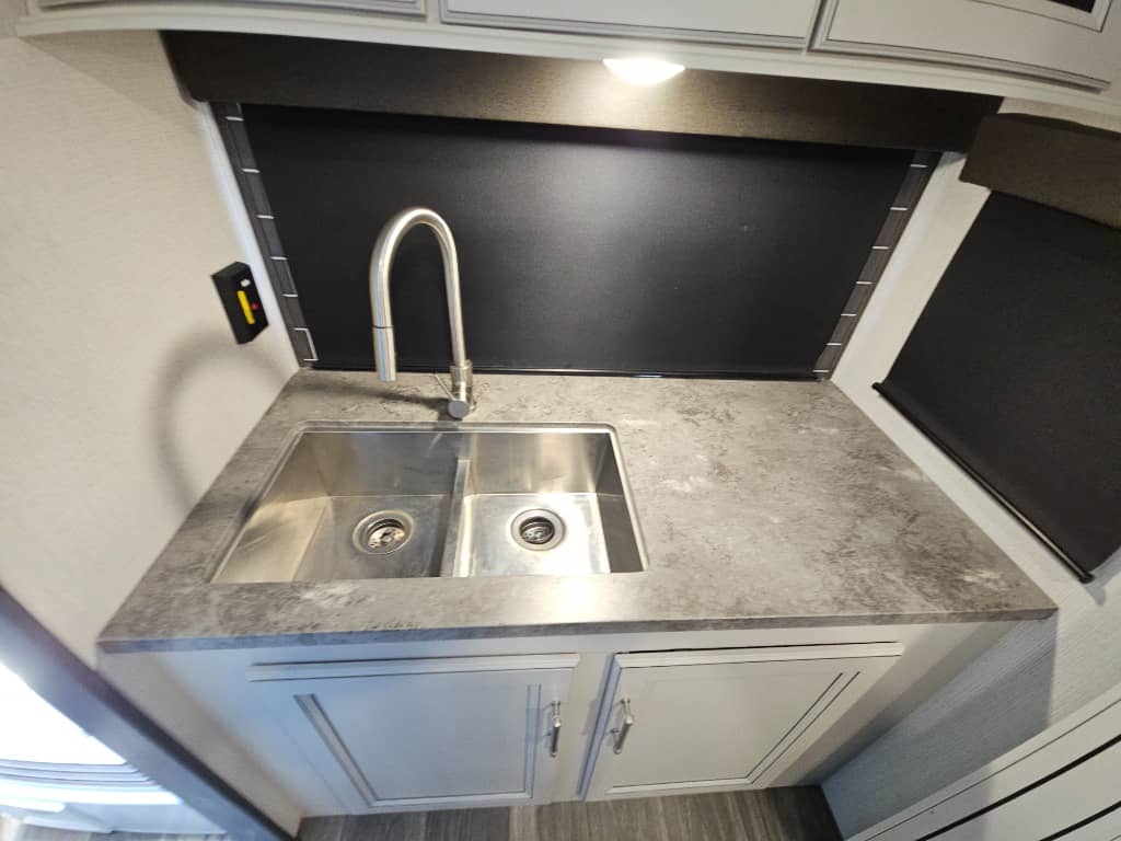 2024 Keystone RV 2024 Keystone RV Cougar Half-Ton - thumbnail 30