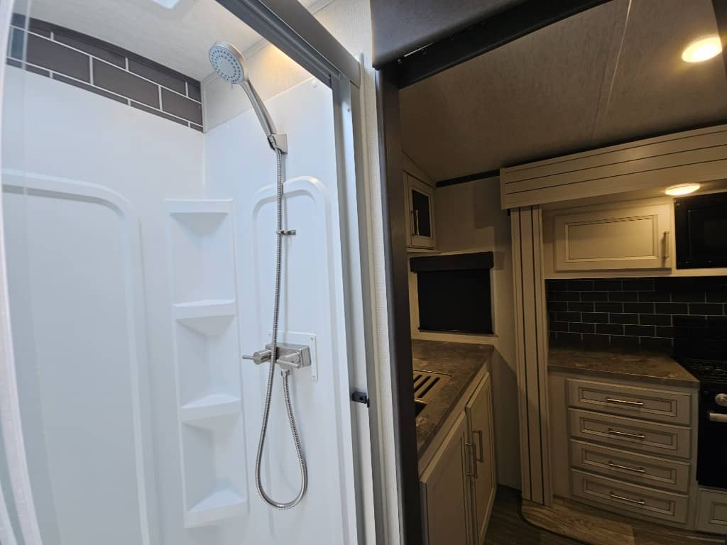 2024 Keystone RV 2024 Keystone RV Cougar Half-Ton - thumbnail 34