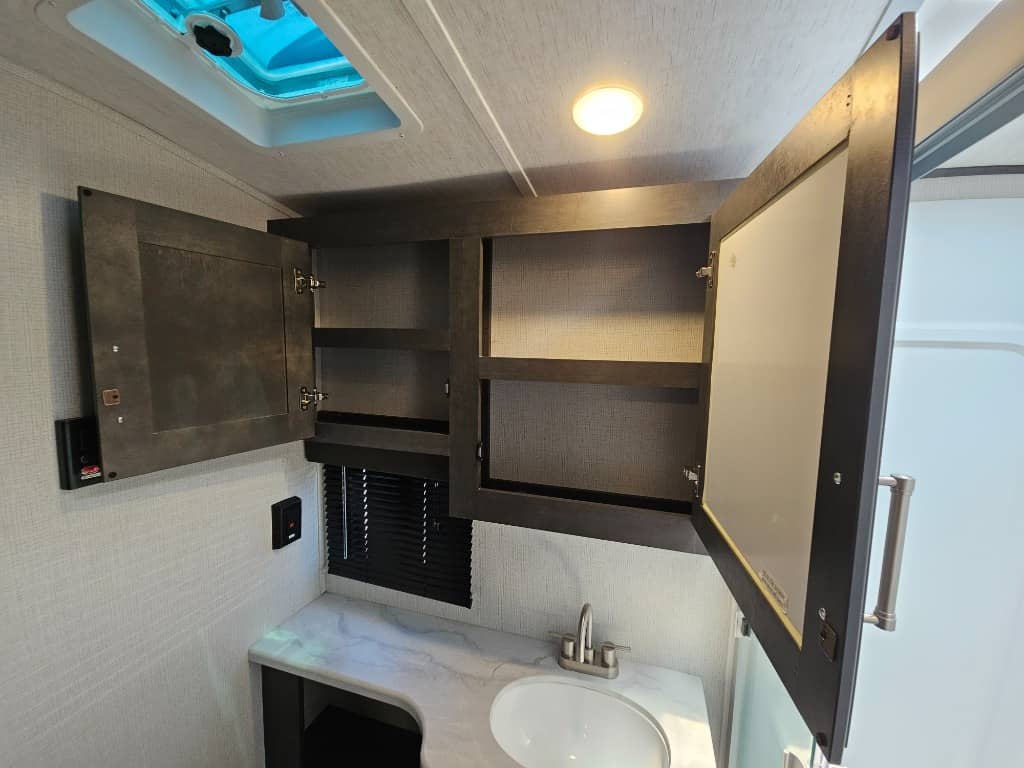 2024 Keystone RV 2024 Keystone RV Cougar Half-Ton - thumbnail 35