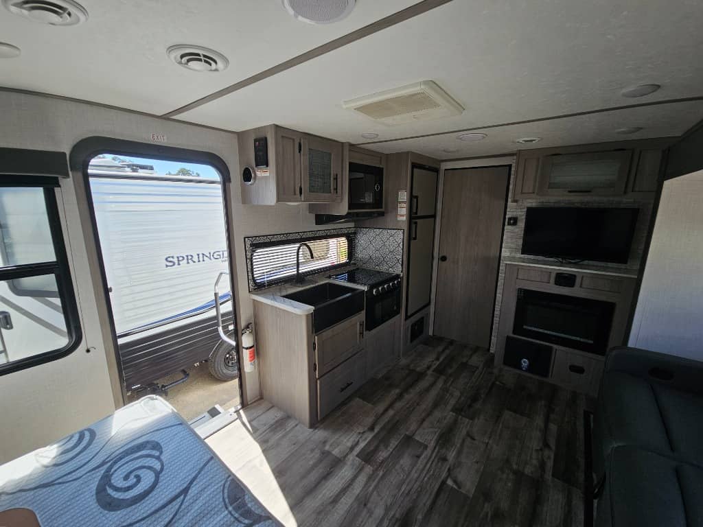 2023 Dutchmen 2023 Dutchmen Coleman Light - thumbnail 9