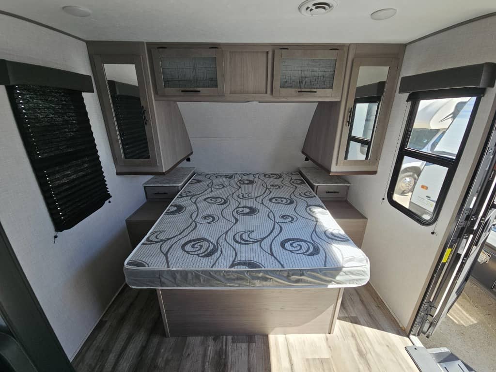 2023 Dutchmen 2023 Dutchmen Coleman Light - thumbnail 10