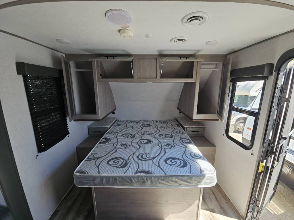 2023 Dutchmen 2023 Dutchmen Coleman Light - thumbnail 11