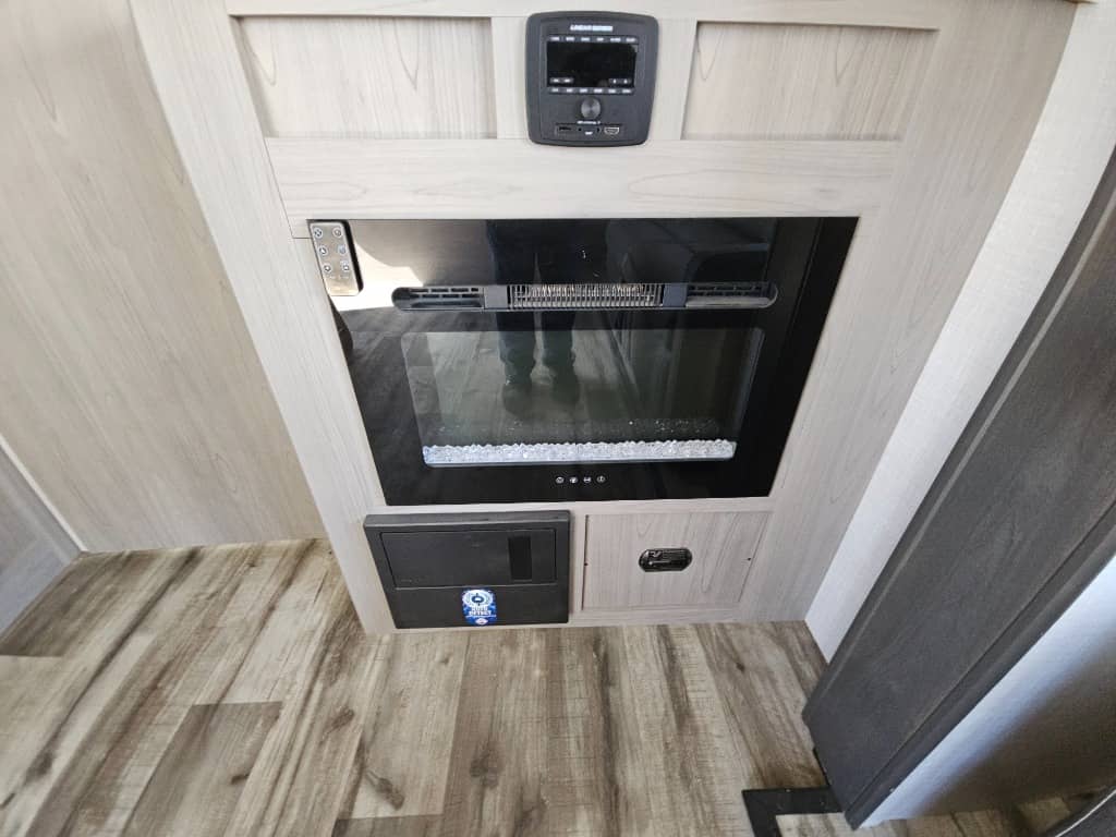 2023 Dutchmen 2023 Dutchmen Coleman Light - thumbnail 17