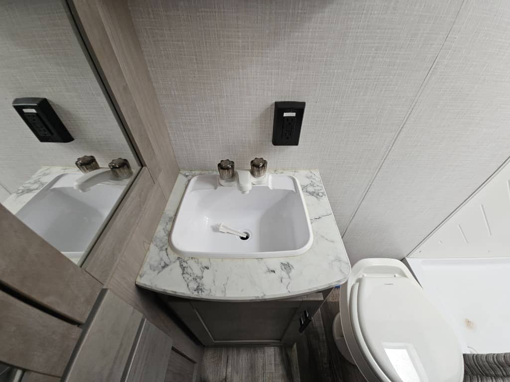 2023 Dutchmen 2023 Dutchmen Coleman Light - thumbnail 31