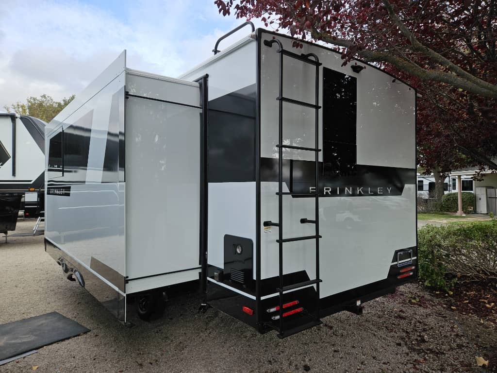 2026 Brinkley RV 2026 Brinkley RV Model I - thumbnail 5