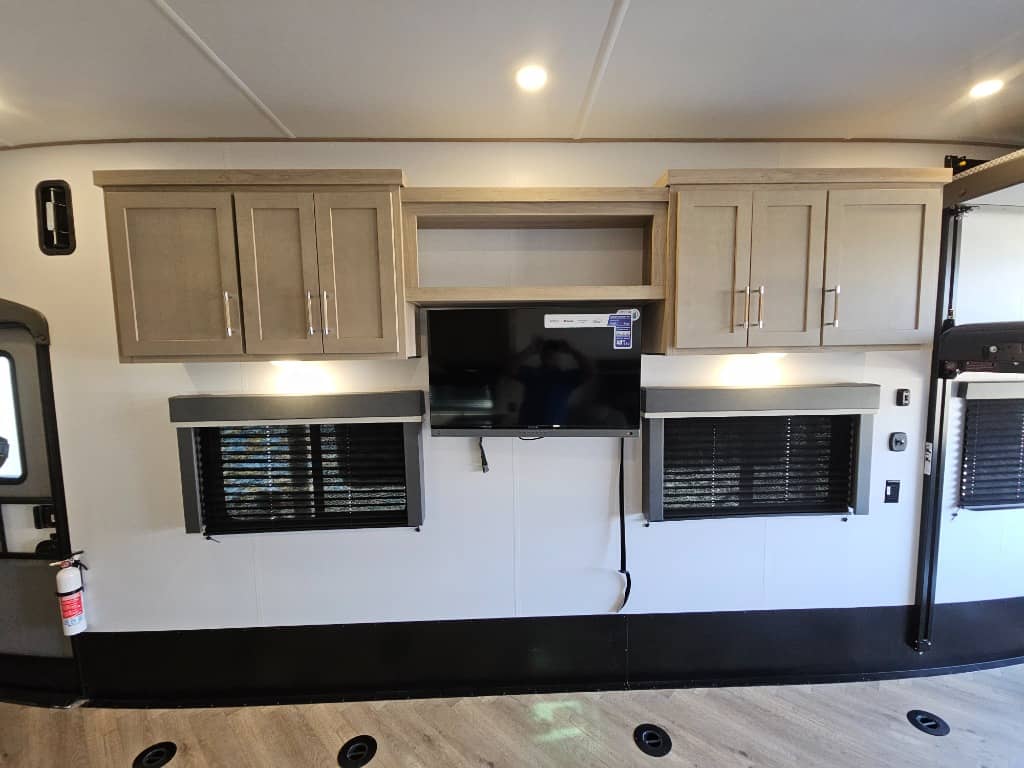 2025 Keystone RV 2025 Keystone RV Raptor Carbon Series - thumbnail 13