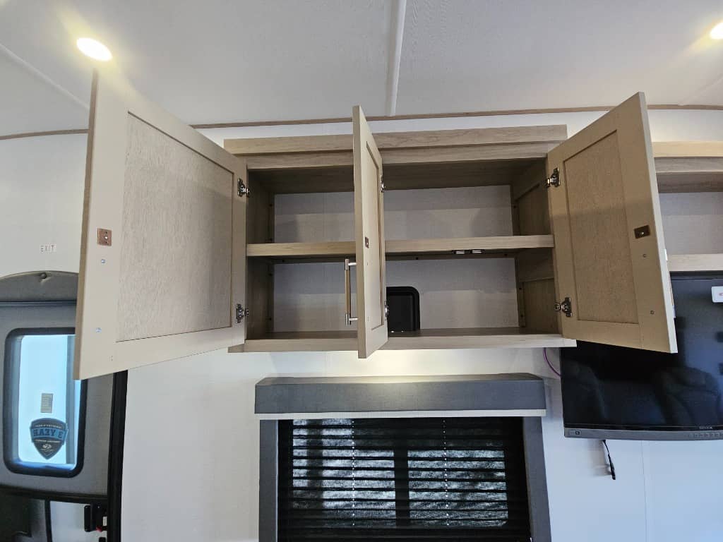 2025 Keystone RV 2025 Keystone RV Raptor Carbon Series - thumbnail 15